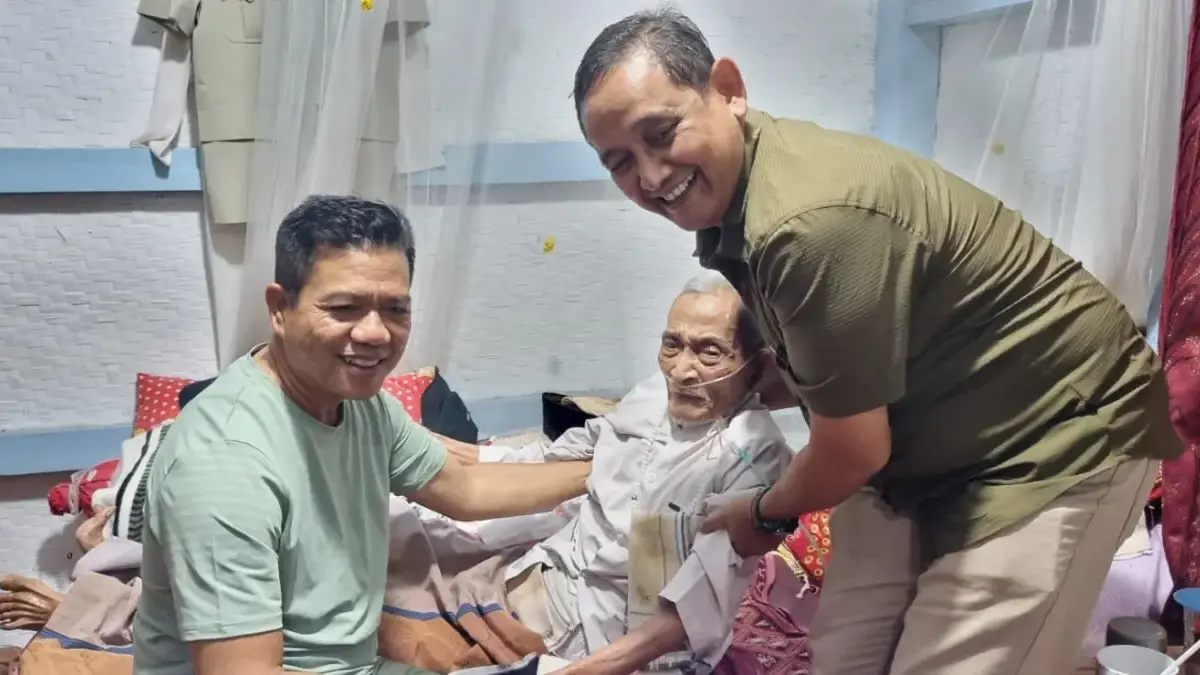 Wujud Nyata Kepedulian Kang DS Pada Pejuang Kemerdekaan, Kunjungi Tokoh Veteran Amir Saputra Wujud Nyata Kepedulian Kang DS Pada Pejuang Kemerdekaan, Kunjungi Tokoh Veteran Amir Saputra