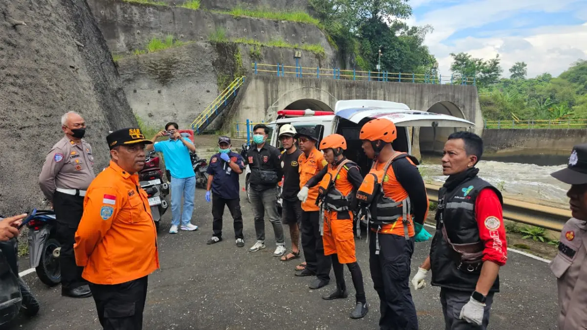 Remaja 12 Tahun Tenggelam di Sungai Citarum Bandung, Tim SAR Temukan Korban Sudah Tak Bernyawa 