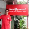 Agus Saloko, mitra agen Lion Parcel di Bandung