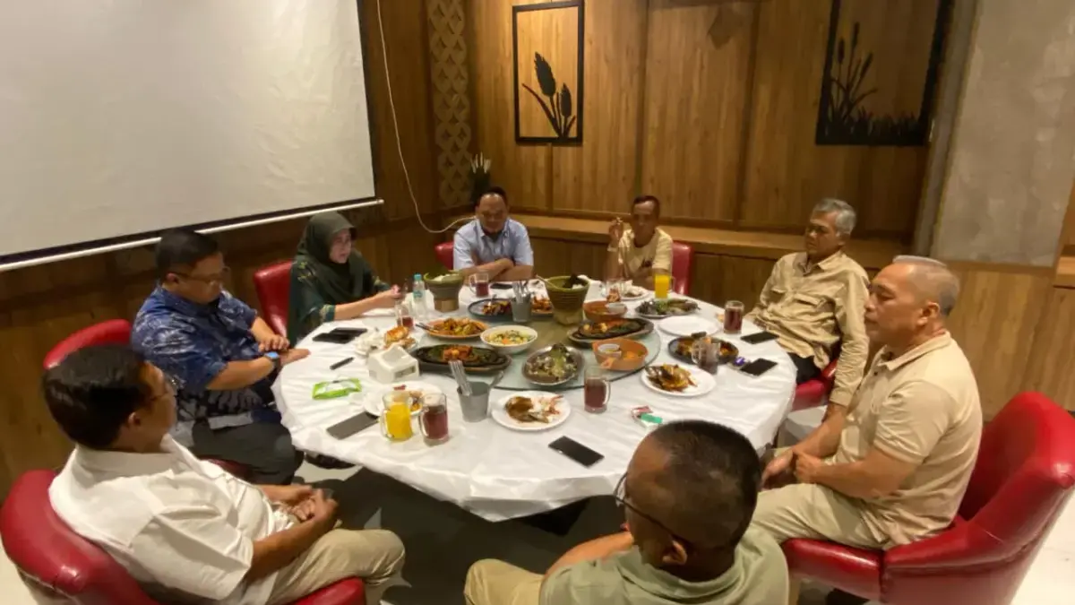 Calon Wabup Pepi Tomy Sudrajat 'Main Api' dengan Fraksi: Ciamis Dibakar Semangat Kemajuan Calon Wabup Pepi Tomy Sudrajat \'Main Api\' dengan Fraksi: Ciamis Dibakar Semangat Kemajuan