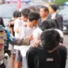 Polresta Bandung menangkap 11 pemuda atas kasus pengeroyokan yang menewaskan seorang warga berinisial JA (25)