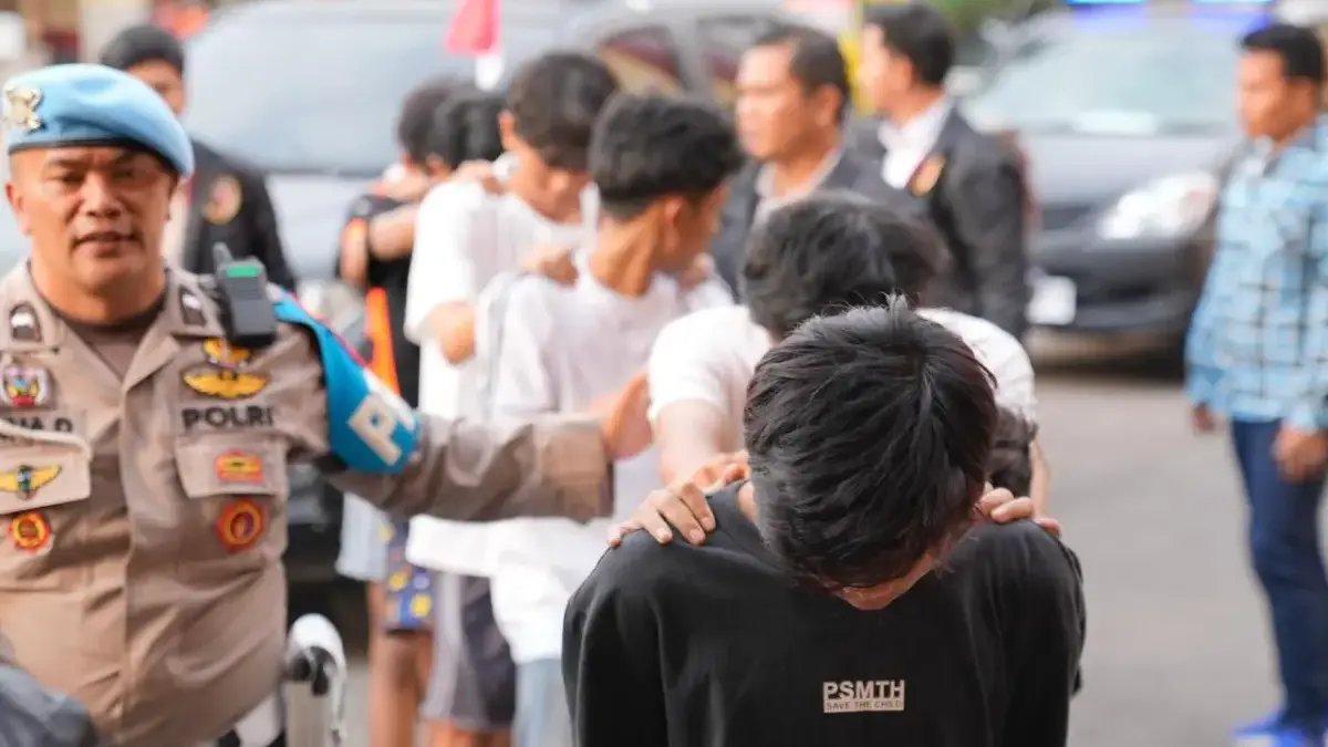 Polresta Bandung menangkap 11 pemuda atas kasus pengeroyokan yang menewaskan seorang warga berinisial JA (25)