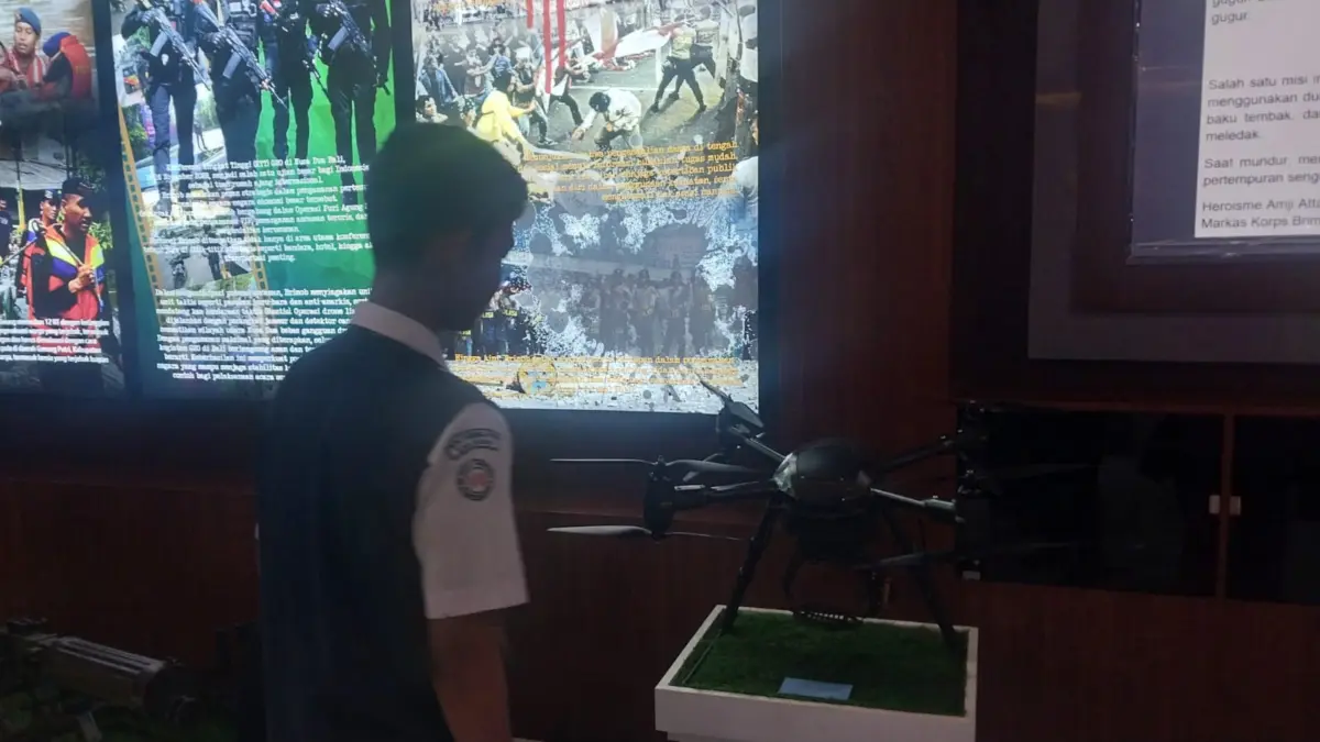 Alvin Aprianto siswa asal SMPN 1 Gunungputri saat mengunjungi Wisata Juang Korps Brimob Polri, pada Selasa (26