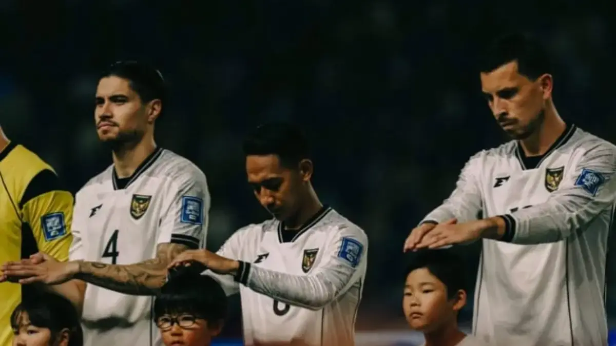 Kode Keras! Beckham Putra Beri Sinyal Persib Bandung Benar Rekrut Thom Haye Musim Ini Beckham Putra Nugraha bersama Thom Haye dan Kevin Diks