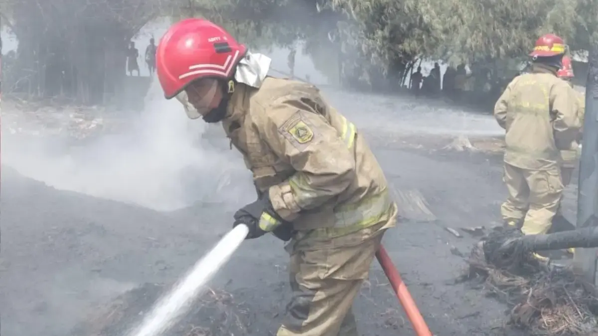 Akibat Puntung Rokok Gudang Penyimpanan Barang Rongsok Terbakar, Ini Kata Damkar Bogor!