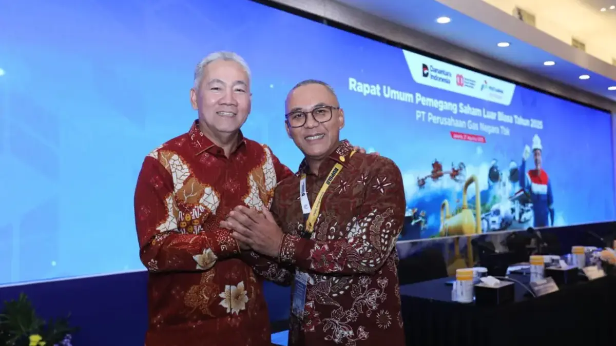 RUPSLB Tetapkan Pengurus Baru, PGN Mantapkan Langkah Strategis di Ekosistem Gas Bumi Nasional Arief Setiawan Handoko dan Arief Kurnia Risdianto berfoto bersama. Ist