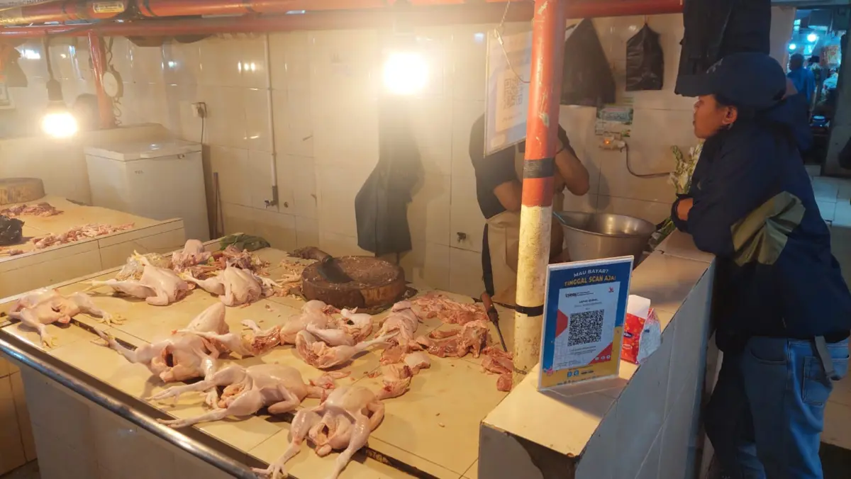 Pedagang Pasar Tradisional Cimahi Terancam Gulung Tikar, Pemerintah Diminta Tertibkan Lapak Ayam Potong Liar Pedagang Pasar Tradisional Cimahi Terancam Gulung Tikar, Pemerintah Diminta Tertibkan Lapak Ayam Potong Liar