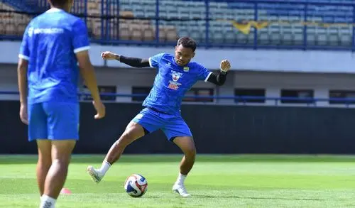 Laga Tunda, Persib Gelar Gim Internal Jaga Ritme Jelang Hadapi Persebaya Laga Tunda, Persib Gelar Gim Internal Jaga Ritme Jelang Hadapi Persebaya