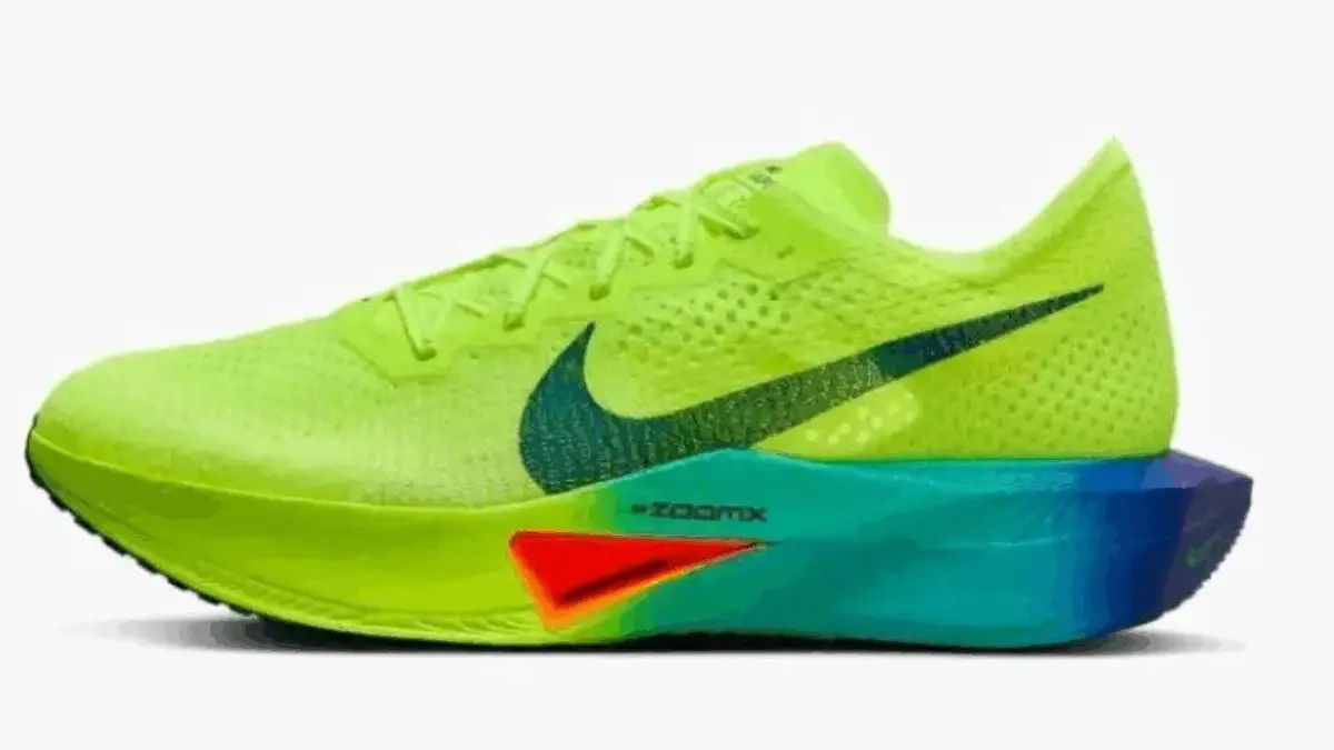 10 Sepatu Running Ringan untuk Maraton, Nyaman Dipakai Seharian 10 Sepatu Running Ringan untuk Maraton, Nyaman Dipakai Seharian