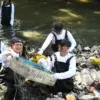 Telkom Gandeng Pandawara Dalam Aksi River Clean Up di Sungai Cioray Bandung