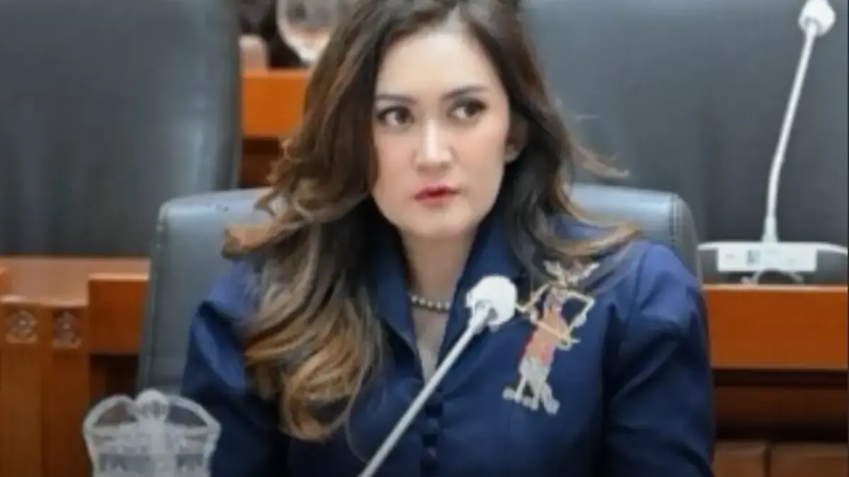 Ini Pernyataan Nafa Urbach yang Dinilai Menyakiti Hati Rakyat Artis cantik yang kini menjadi Aggota DPR RI Nafa Urbach yang baru saja di Nonaktifkan.