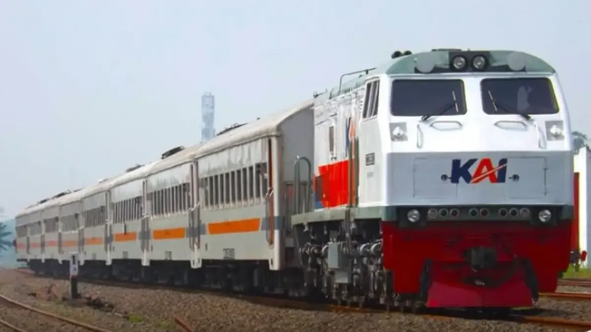 ILUSTRASI HUT KAI yang memberikan program promo tiket kereta murah untuk pelanggan.