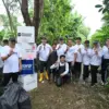 Telkom Dukung Pengelolaan Sampah Desa Cijaura Bandung lewat Program GoZero% Penyaluran bantuan green house dan tempat sampah organik sebagai bagian dari program GoZero% dari Telkom