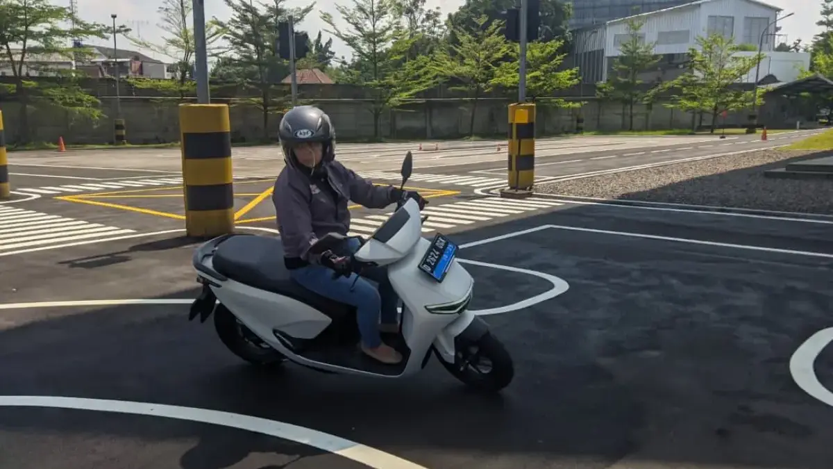 ILUSTRASI cara menikung yang aman agar berkendara tetap nyaman