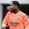 Mike Maignan kiper AC Milan.