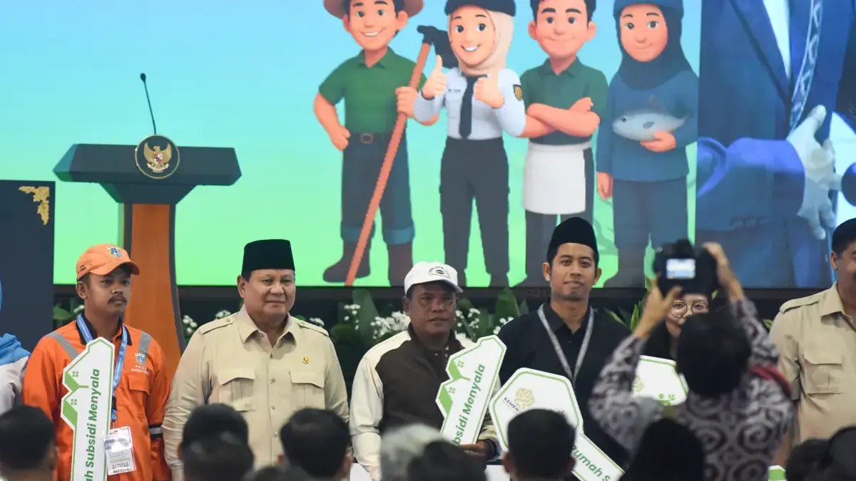 Dukung Program 3 Juta Rumah, BSI Ikuti Akad Massal KPR Sejahtera FLPP Dihadiri Presiden Prabowo Prabowo Hadiri Acara BSI Akad Massal KPR Sejahtera FLPP. Foto Ist