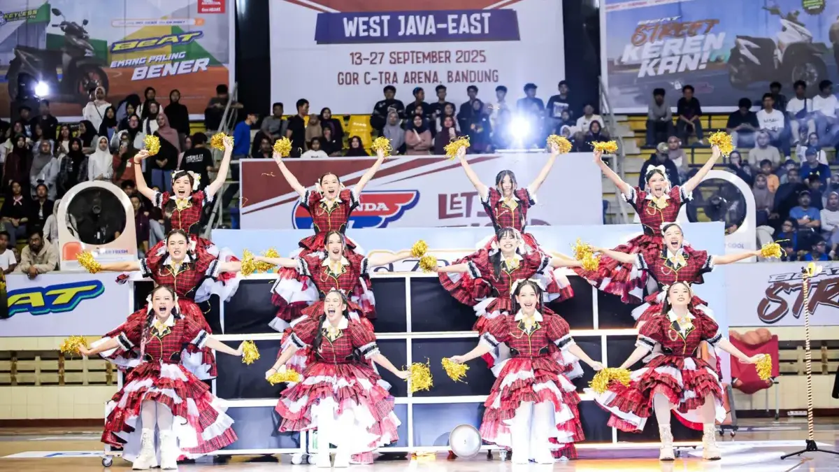 Ini 5 Tim Azarine DBL Dance Competition yang Tampil Memukau di Opening Party DBL Bandung 2025 Salah satu Tim Azarine DBL Dance Competition tampil memukau/