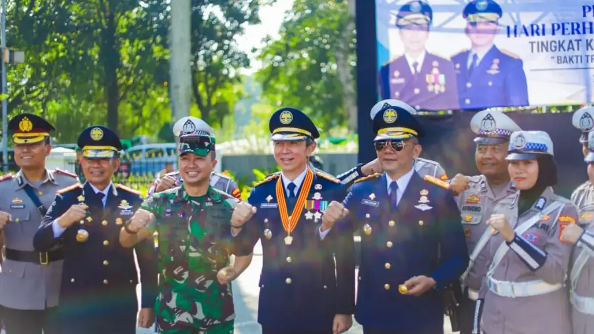 Wali Kota Bogor, Dedie A. Rachim, bersama Wakil Wali Kota Bogor, Jenal Mutaqin, dengan Kadishub Kota Bogor, Su