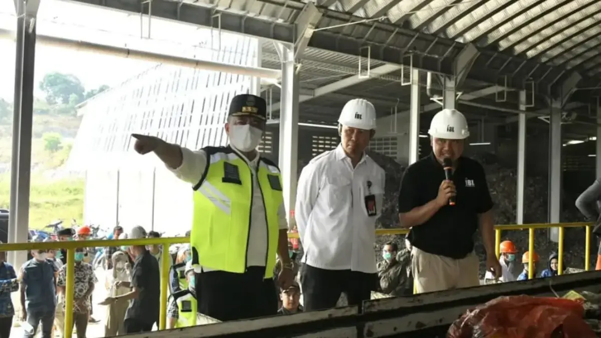 Sekda Jabar saat meninjau TPPAS Lulut Nambo. (Dok Pemprov Jabar)