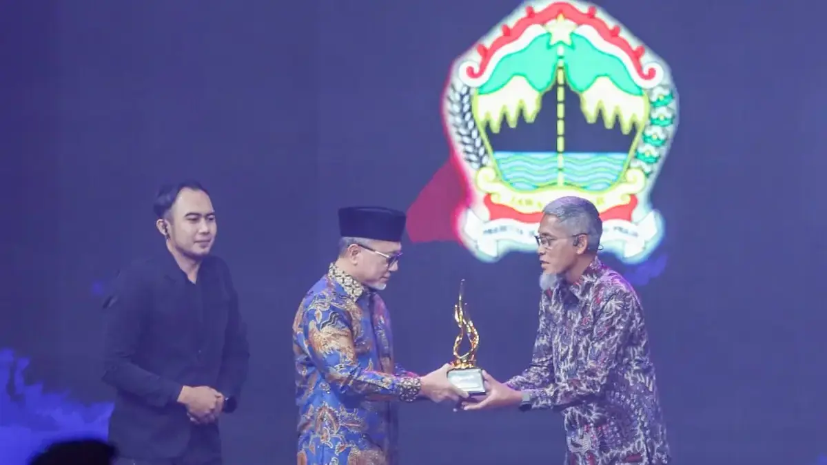 Pemprov Jateng Raih Penghargaan Daerah Peduli Ketahanan Pangan https://megapolitan.antaranews.com/berita/435657/pemkab-bogor-mengumumkan-alokasi-9756-formasi-pppk-paruh-wakt