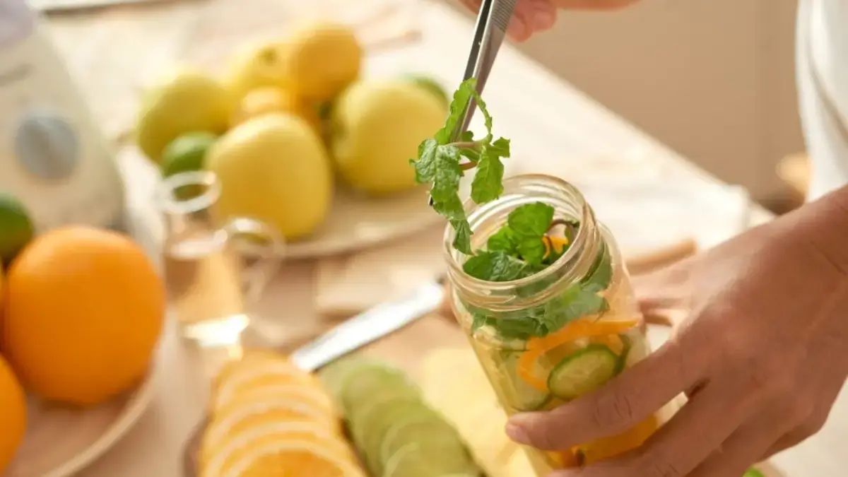 Minuman Alami untuk Detox Lambung