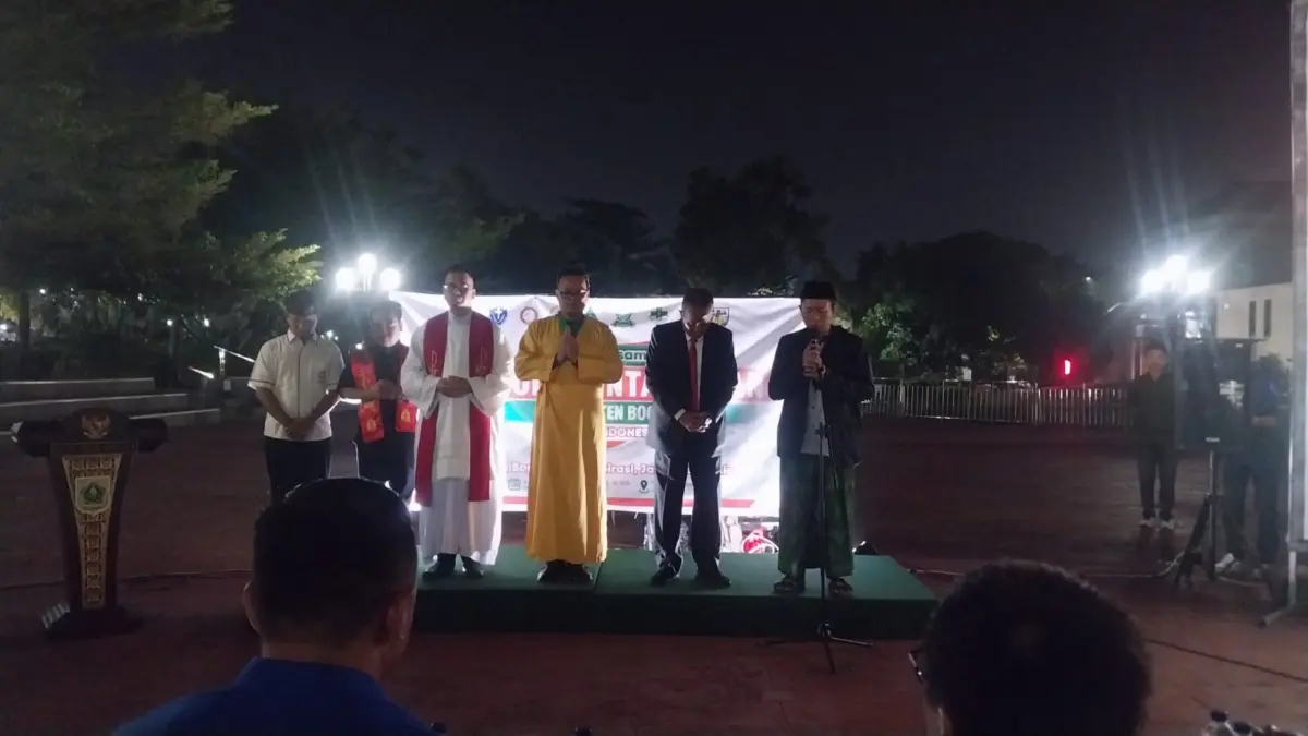 Kegiatan doa bersama lintas iman di Taman Cibinong Situ Plaza. Foto: Regi