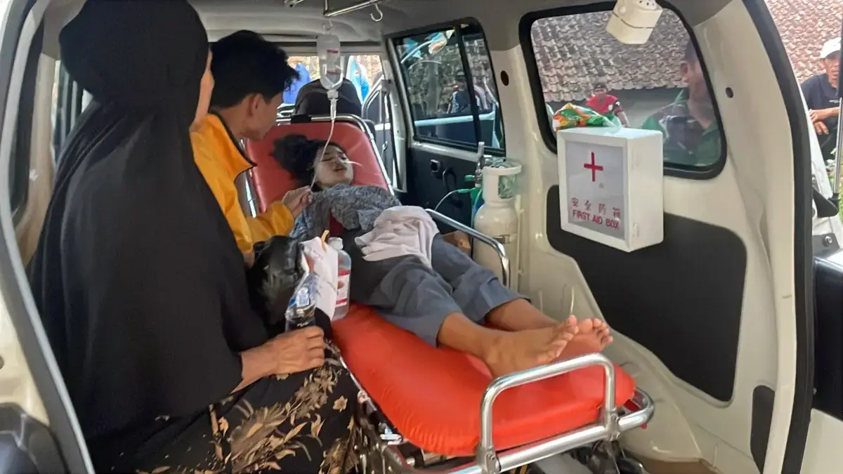 Alih-Alih Bergizi, Program MBG Bikin Orang Tua di Bandung Barat Cemas Siswi alami keracunan hingga kejang-kejang dan sesak napas usai santap MBG di Kecamatan Cipongkor, Bandung Bar