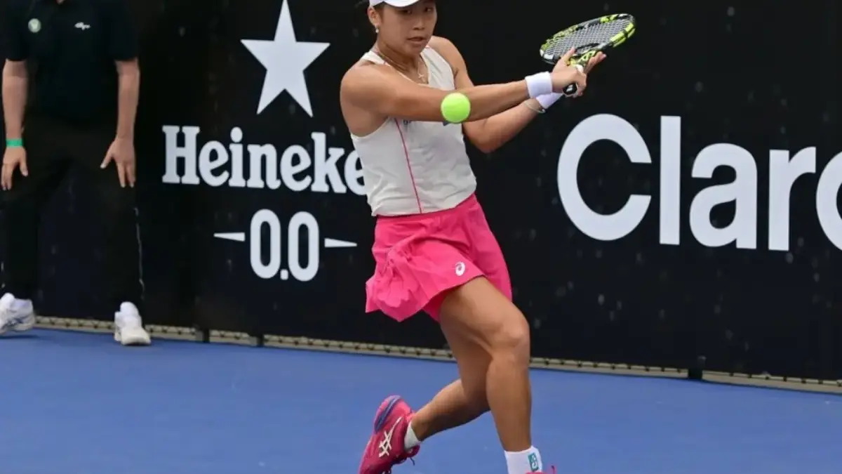 Bikin 'Plot Twist' di Final Kualifikasi, Janice Tjen Tembus Babak Utama WTA 1000 China Open Petenis tunggal putri Indonesia, Janice Tjen, di WTA Sau Paulo Open 2025.