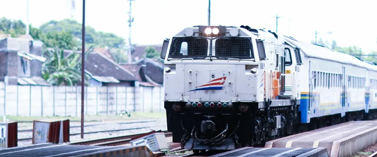 Kereta Api.