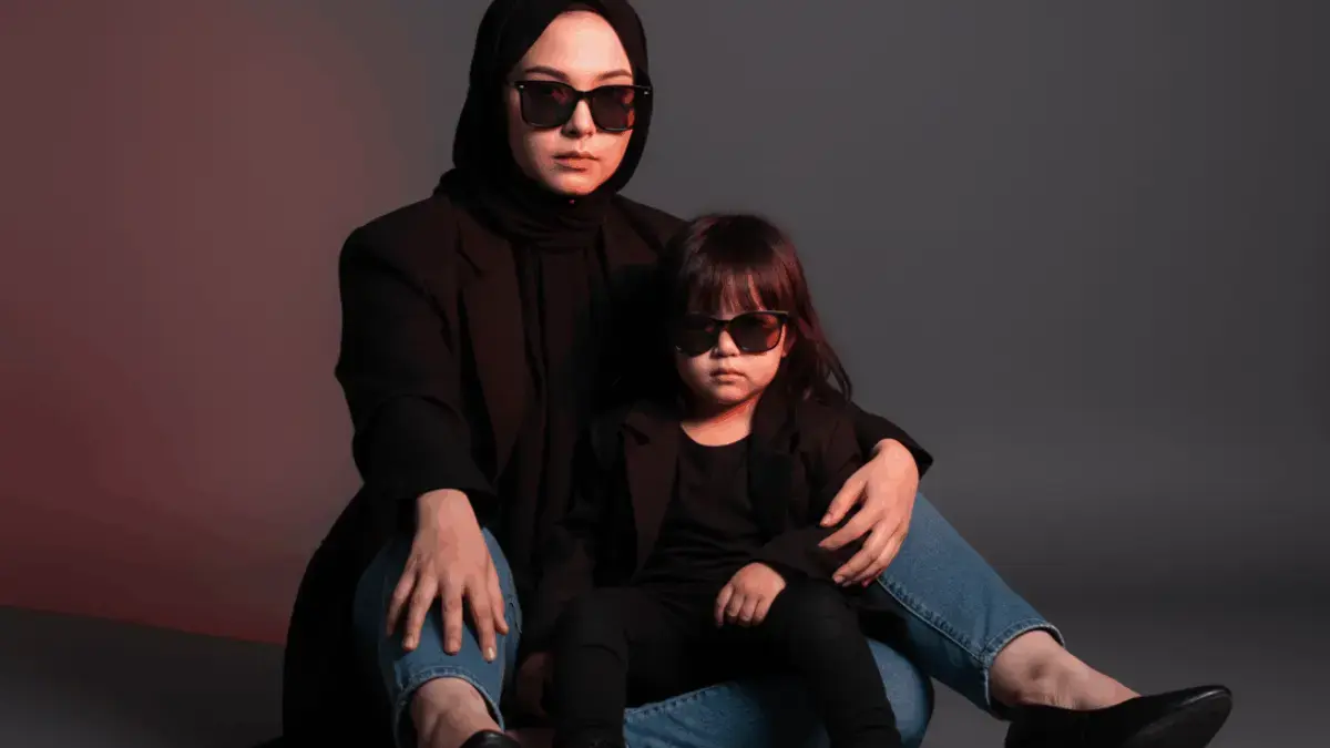 Viral! Cara Edit Foto Ibu dan Anak Jadi Elegan Ala Pemotretan Studio dengan Gemini AI Viral! Cara Edit Foto Ibu dan Anak Jadi Elegan Ala Pemotretan Studio dengan Gemini AI