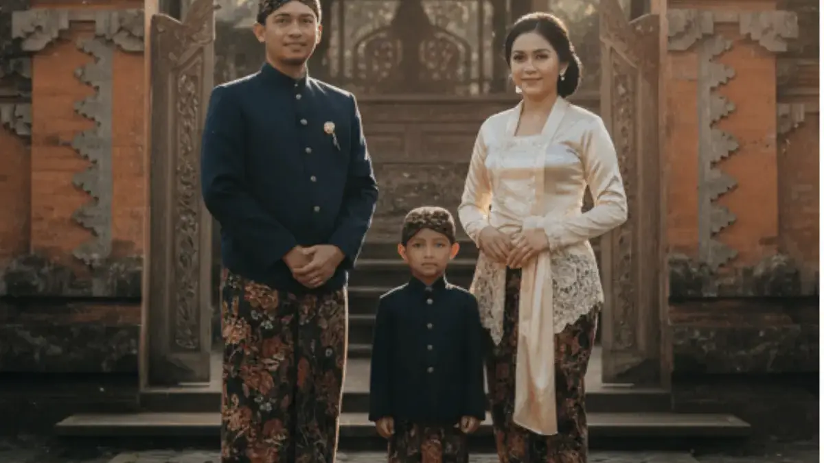 Begini Cara Edit Foto Keluarga ala Jawa dan Sunda di Gemini AI, Mudah dan Hasil Realistis! Begini Cara Edit Foto Keluarga ala Jawa dan Sunda di Gemini AI, Mudah dan Murah!