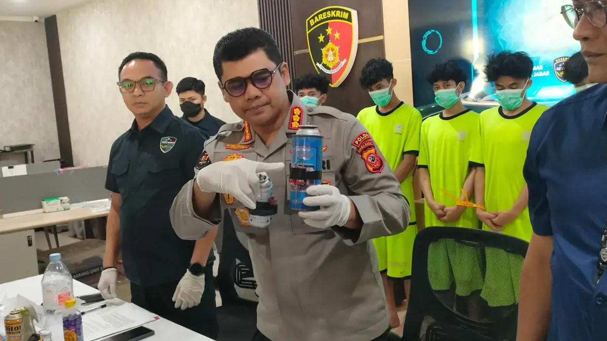 Polisi Sebut Massa Anarkisme Kerap Membuka Donasi Saat Aksi Demonstrasi, Benarkah? Polisi Sebut Massa Anarkisme Kerap Membuka Donasi Saat Aksi Demonstrasi, Benarkah?