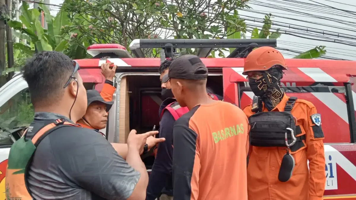 Satu dari Dua Korban Tenggelam Ditemukan, Tim SAR Terus Sisir Sungai Citarum Kabupaten Bandung Satu dari Dua Korban Tenggelam Ditemukan, Tim SAR Terus Sisir Sungai Citarum Kabupaten Bandung