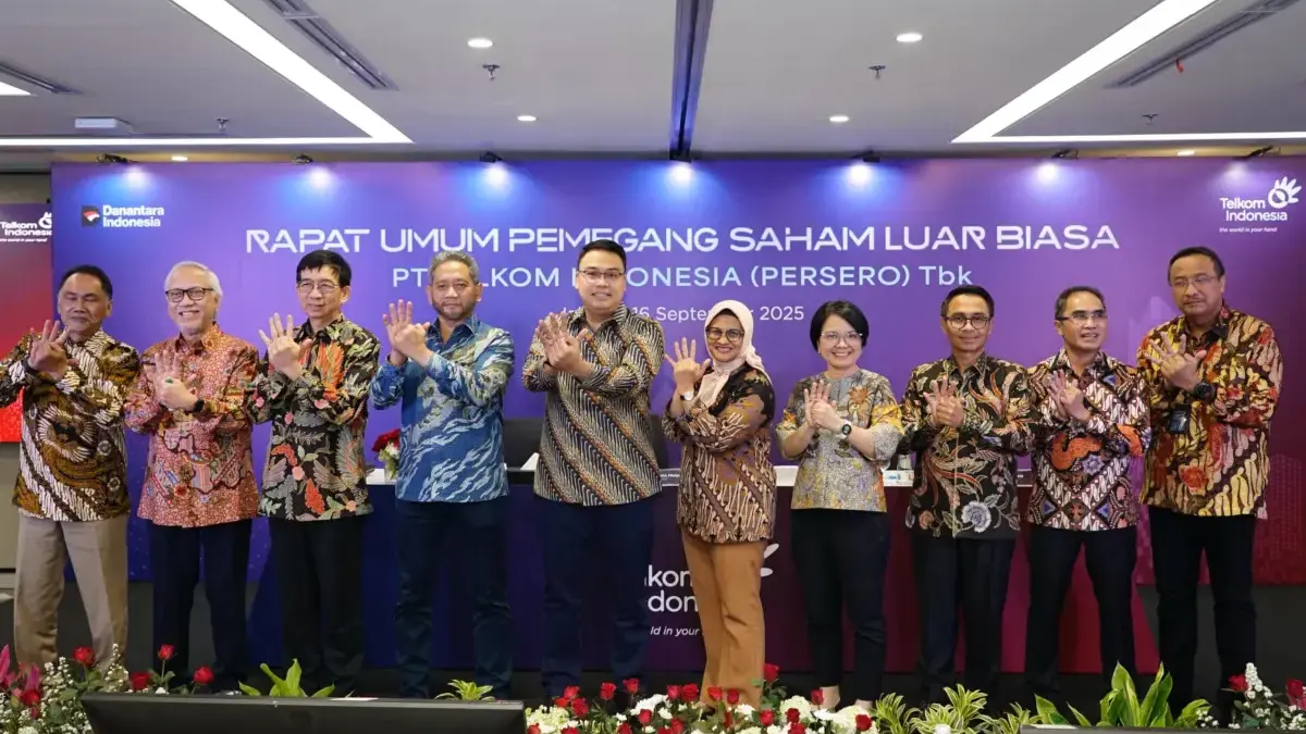 RUPSLB Telkom 2025 Tetapkan Perubahan Pengurus Perseroan Penguatan Struktur Susunan Dewan Komisaris dan Jajaran Direksi Telkom pada acara Rapat Umum Pemegang Saham Luar Biasa (RUPSLB), y