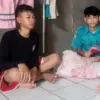 Hidup Bersama Ibu ODGJ dan Nenek Renta, Dua Bersaudara di Bogor Tetap Sekolah Bergantian dengan Satu Seragam 