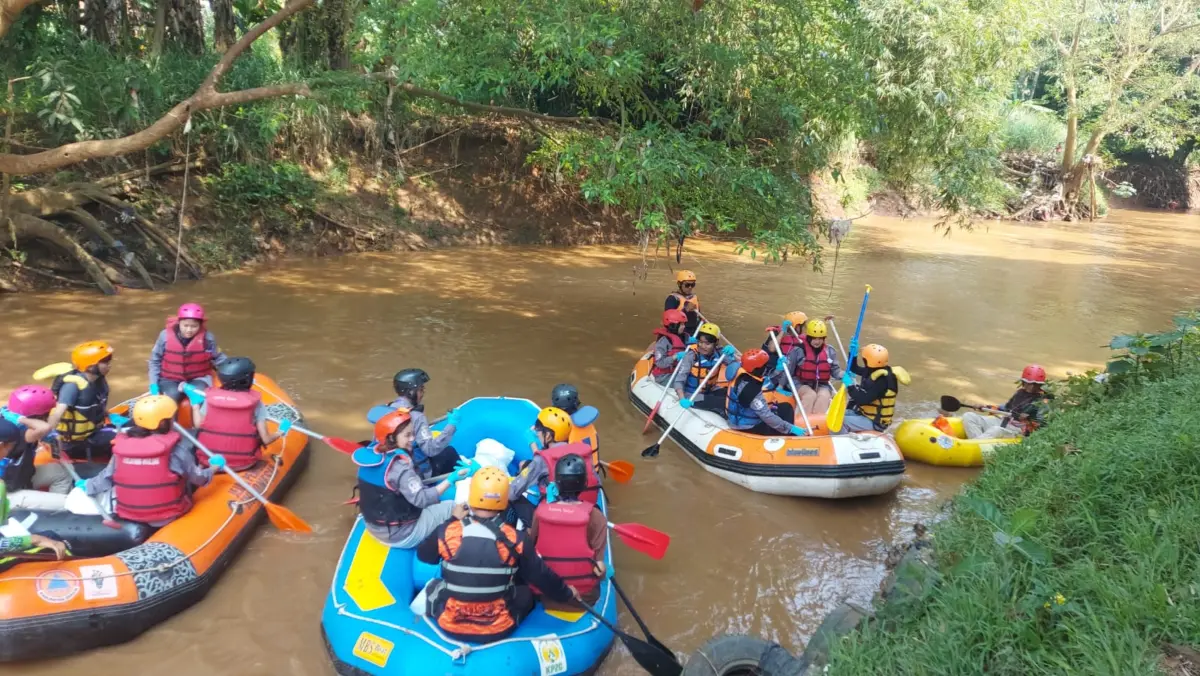 Dukung Desa Wisata Bojongkulur, Mahasiswa Universitas Pakuan Ikut Bebersih dan Susur Sungai Cikeas Dukung Desa Wisata Bojongkulur, Mahasiswa Universitas Pakuan Ikut Bebersih dan Susur Sungai Cikeas