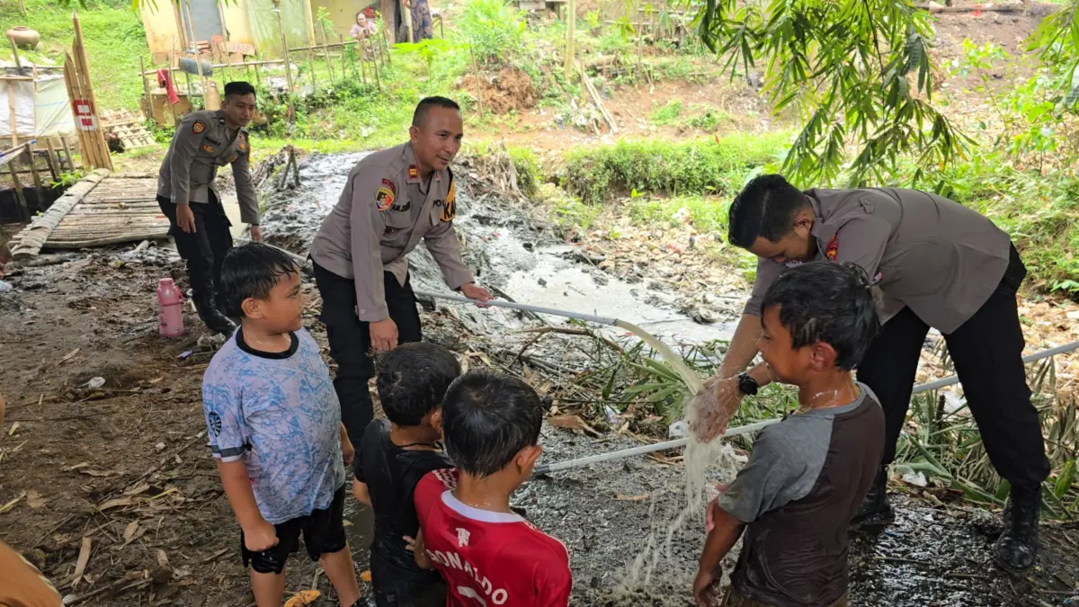 Kekeringan Usai, Masyarakat Desa Tapos Nikmati Air Sumur yang Dibuat Polres Bogor