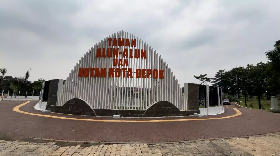 Intip 7 Tempat Wisata Gratis di Depok yang Pas untuk Healing, Vibes-nya Mendukung Banget Taman Alun-alun dan Hutan Kota Depok.