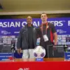 Pelatih Patrick Kluivert dan kiper timnas Indonesia Emil Audero.