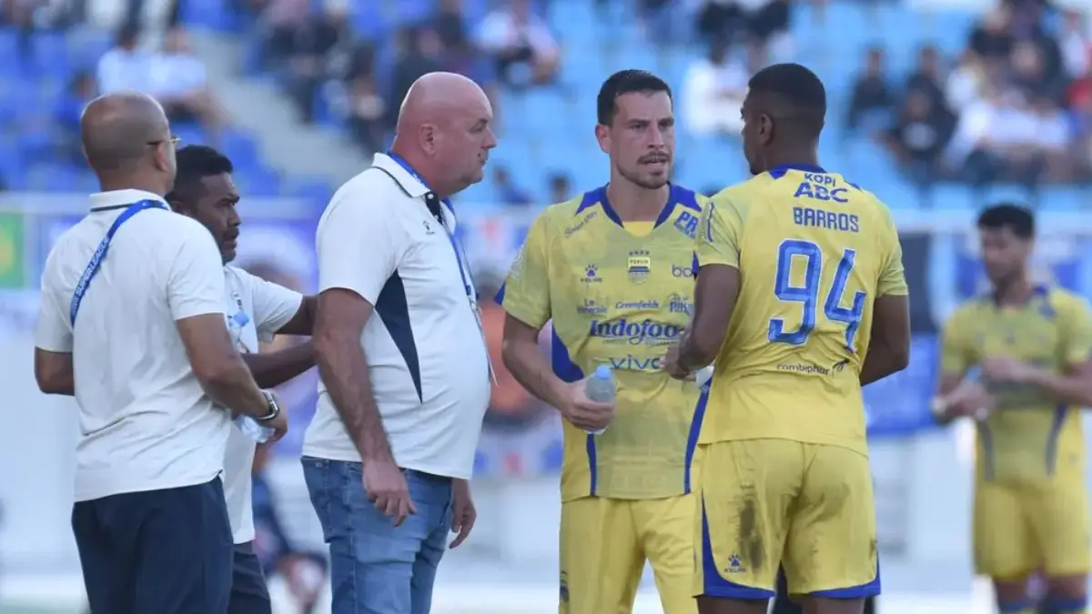Saksikan Lagi Tayang, Ini Link Live Streaming Persita vs Persib Pertandingan Super League 2025 Persib Bandung di laga kontra Arema FC.