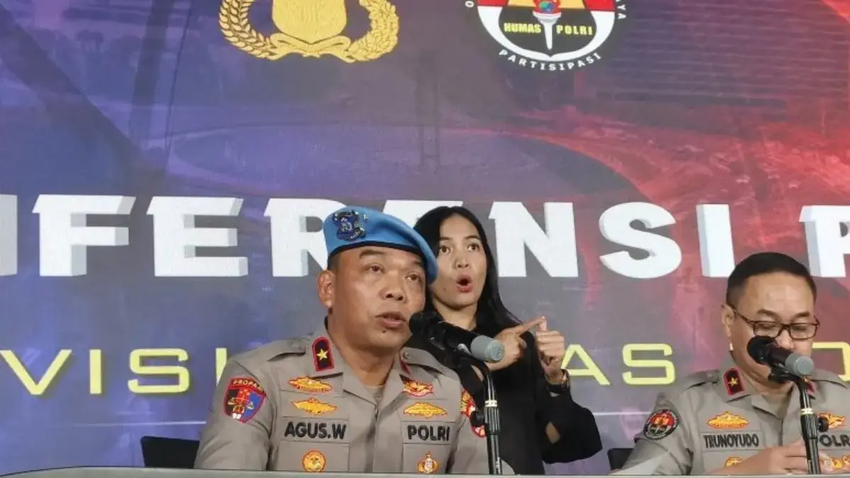 Tujuh Anggota Brimob Jalani Sidang Etik Usai Insiden Rantis Tabrak Pengemudi Ojol Tujuh Anggota Brimob Jalani Sidang Etik Usai Insiden Rantis Tabrak Pengemudi Ojol