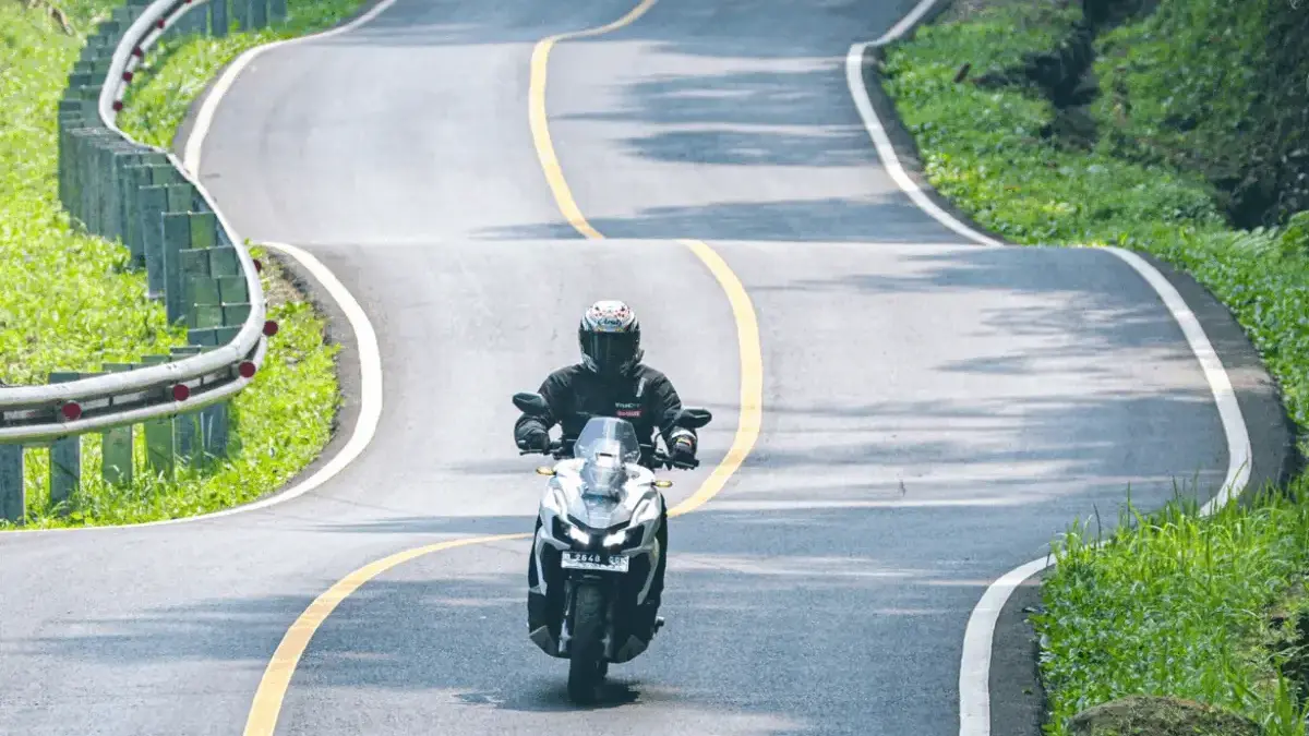 Tips Memilih Jalur Touring yang Aman dan Nyaman Tips Memilih Jalur Touring yang Aman dan Nyaman