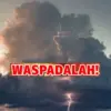 Benarkah Gumpalan Awan Besar Berpetir di Barat Bandung Tanda Malapetaka?