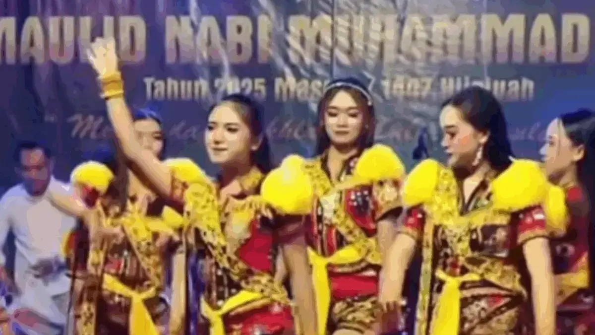 Viral di Media Sosial Penari Celana Pendek di Acara Maulid Nabi