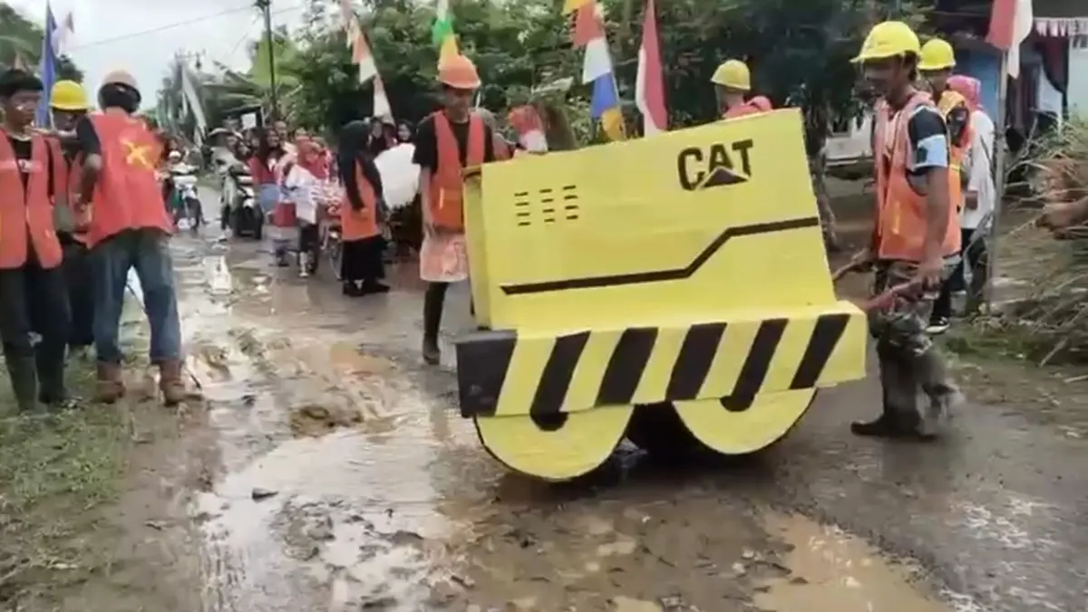 Jalan Rusak, Warga Rejasari Kota Banjar Sindir Pemkot Lewat Parodi Jalan Rusak, Warga Rejasari Kota Banjar Sindir Pemkot Lewat Parodi