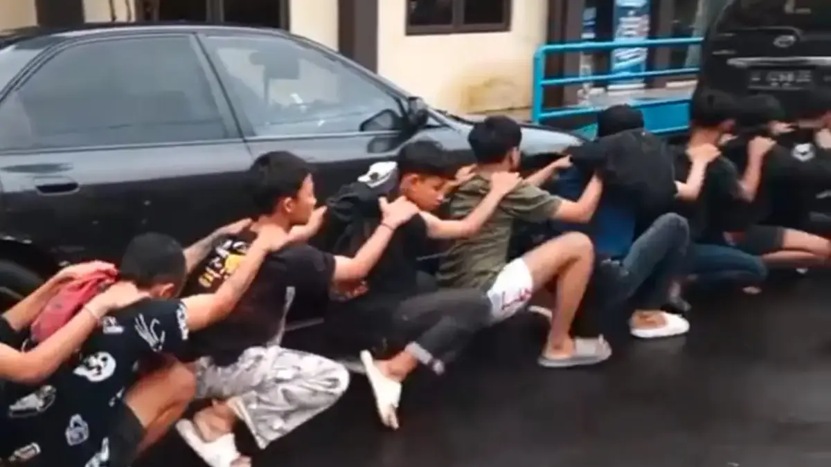 Tujuh Pelaku Pengrusakan Gedung DPRD Banjar Dilepas, Polisi: Masih di Bawah Umur! Tujuh Pelaku Pengrusakan Gedung DPRD Banjar Dilepas, Polisi: Masih di Bawah Umur!
