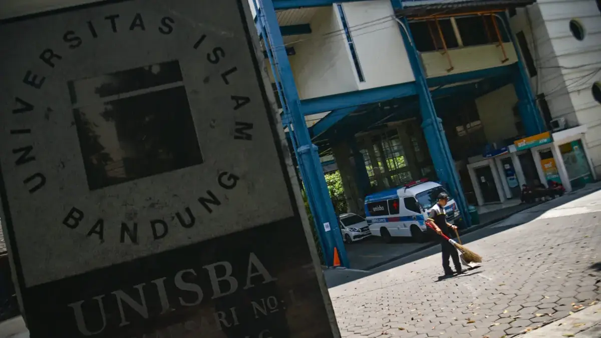 Bentrokan di UNISBA: Polisi Salahkan Anarko, Mahasiswa Kecam Represif Aparat Bentrokan di UNISBA: Polisi Salahkan Anarko, Mahasiswa Kecam Represif Aparat