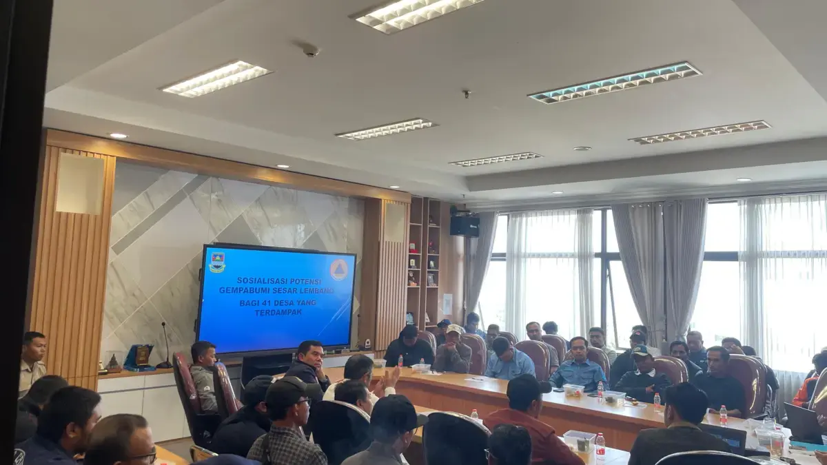 BPBD KBB Siapkan Dokumen Renkon dan Latihan Evakuasi untuk Antisipasi Gempa BPBD KBB saat menyosialisasikan potensi gempa akibat Sesar Lembang di Ngamprah. Selasa (2/9). Dok Jabar Ekspre