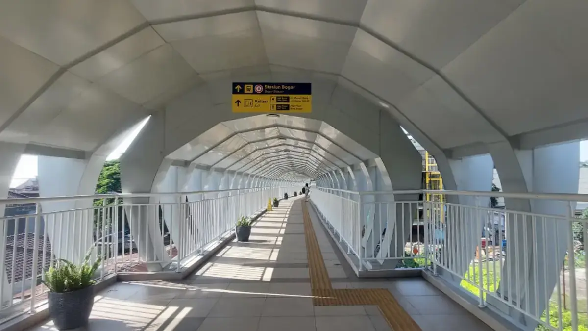 Modern dan Nyaman, Skybridge Bogor–Paledang Jadi Akses Alternatif Penumpang KRL Modern dan Nyaman, Skybridge Bogor–Paledang Jadi Akses Alternatif Penumpang KRL