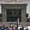 Buka Forum Dialog, Mahasiswa Sampaikan Kritik ke Gubernur Jabar di Halaman Gedung Sate
